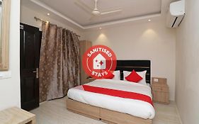 Hotel Tyagraj Agra 3*